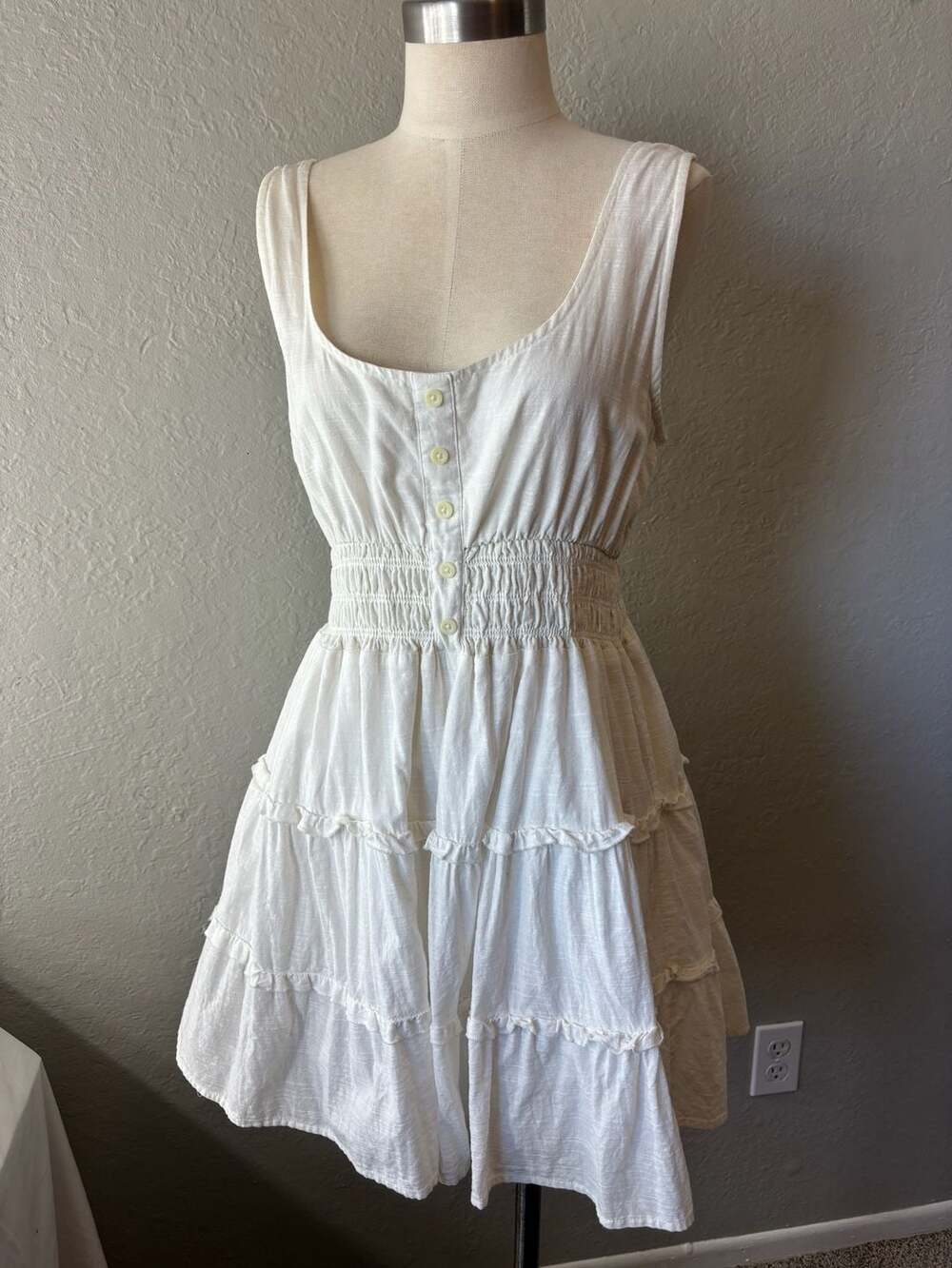 Urban Outfitters White Sleeveless Tiered Mini Dress Size L